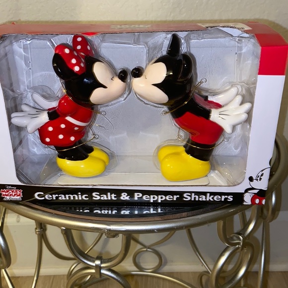 Disney Other - Minnie & Mickey Mouse salt and pepper shaker